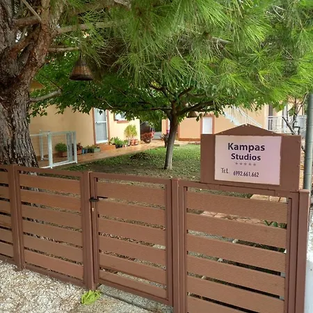 Kampas Guest house *